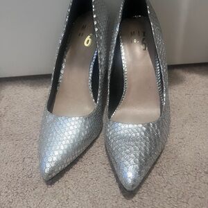 Mix No. 6 Silver Textured Pointed-Toe Pumps